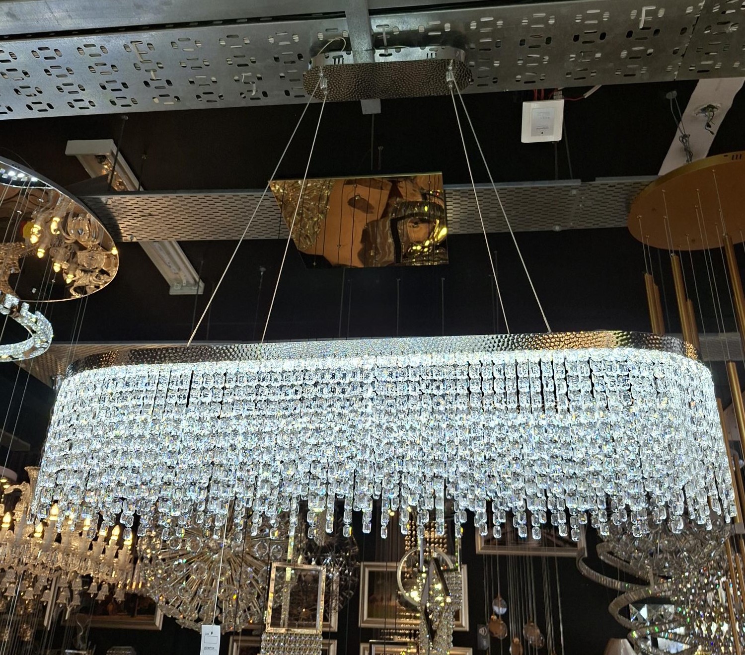 1000mm Hammered Chrome Crystal Chandelier – LED Statement - Image 3