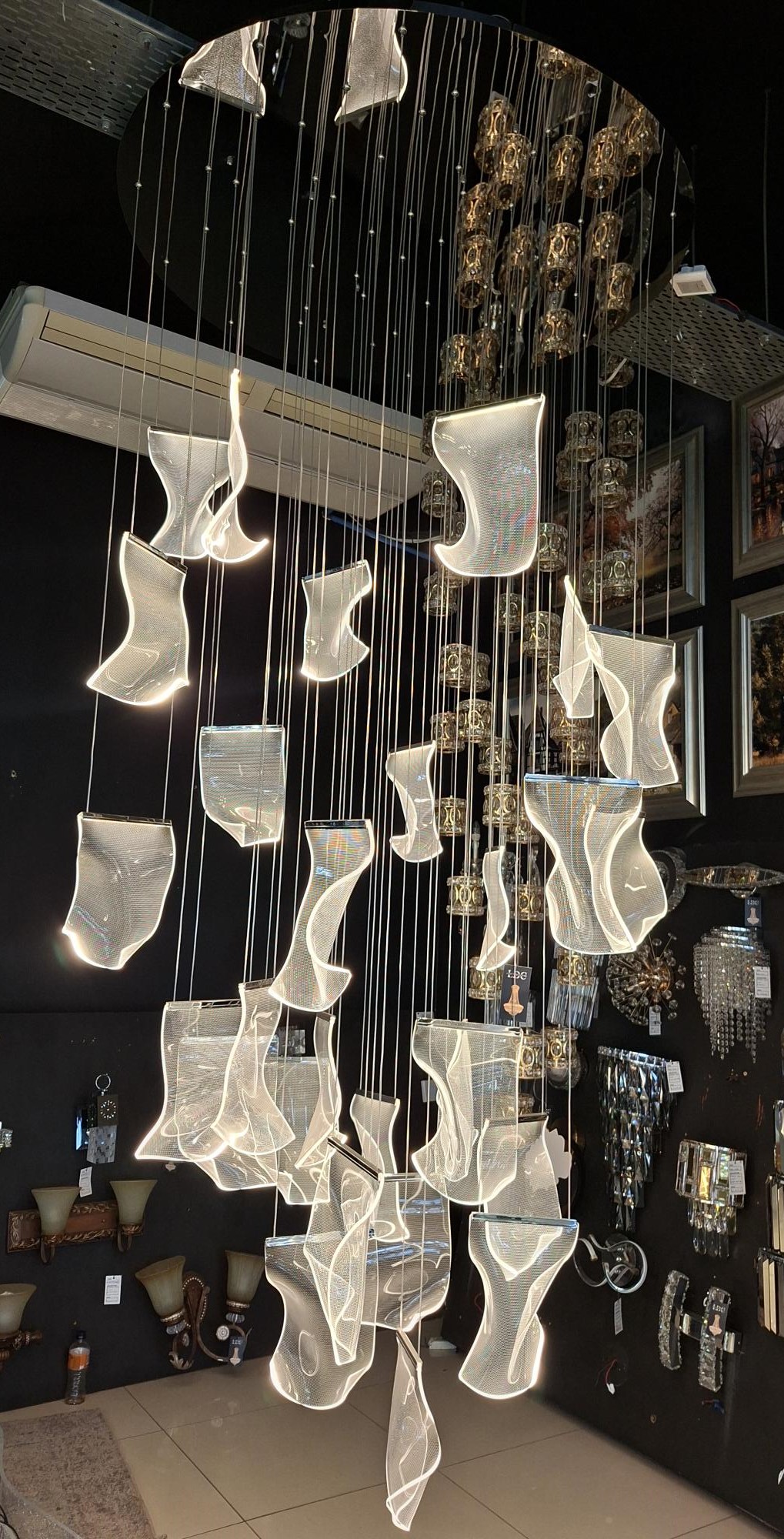 Chandelier 87 - Image 4